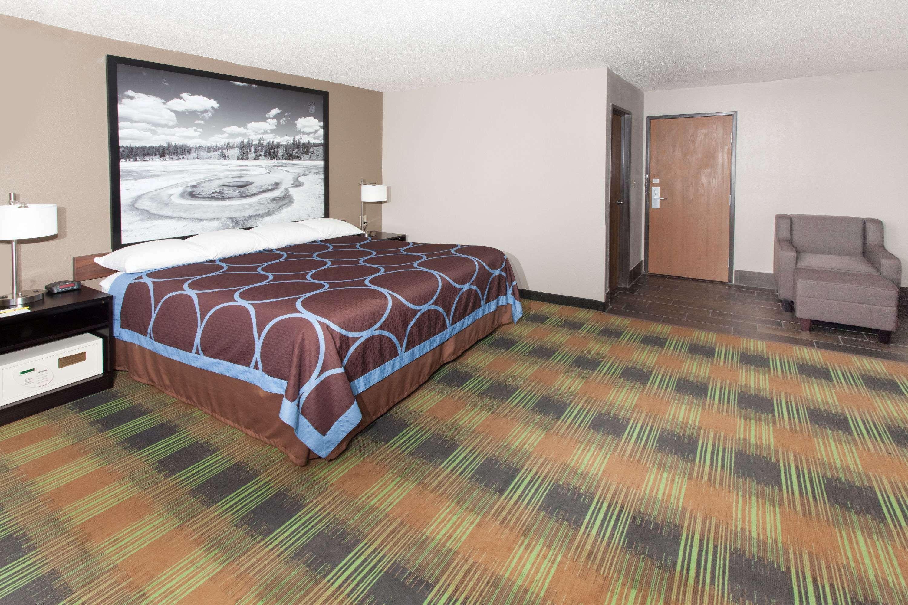 Super 8 By Wyndham Keokuk Hotel Exterior photo