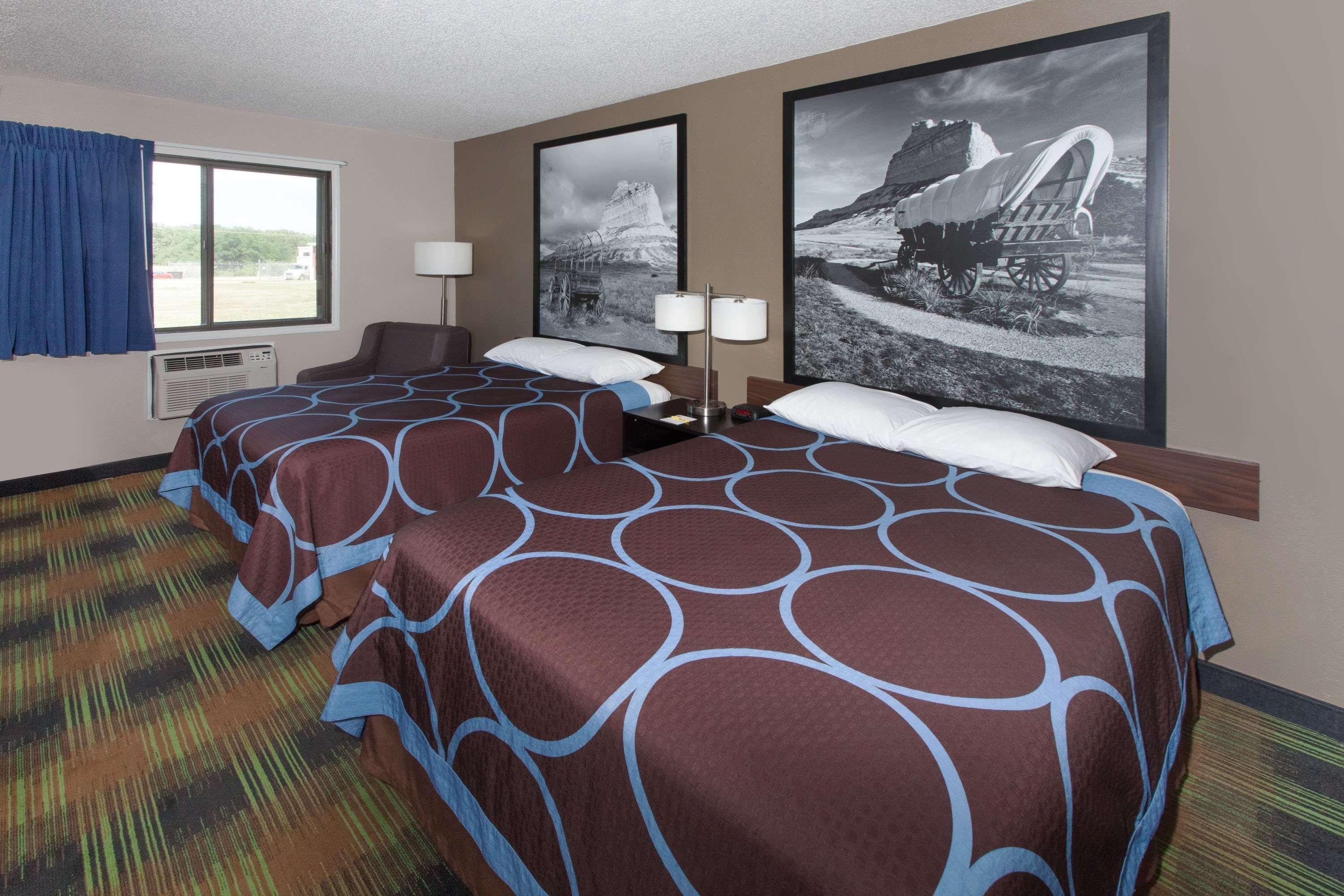 Super 8 By Wyndham Keokuk Hotel Exterior photo